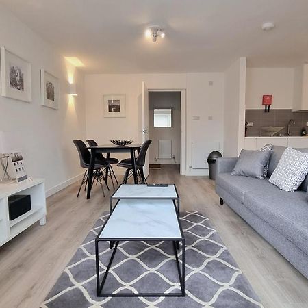 Roomspace Serviced Apartments - Kew Bridge Court London Bagian luar foto