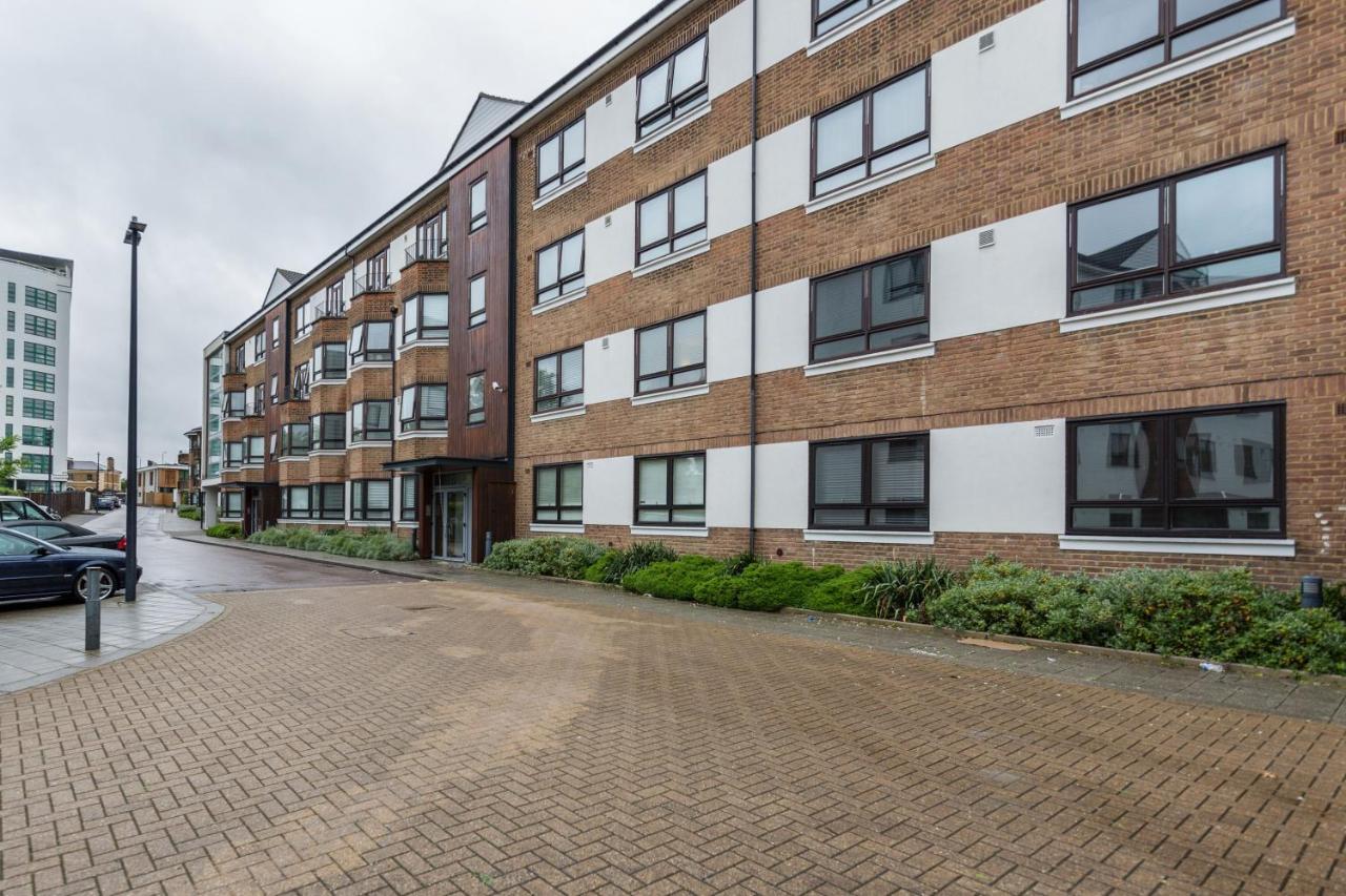 Roomspace Serviced Apartments - Kew Bridge Court London Bagian luar foto