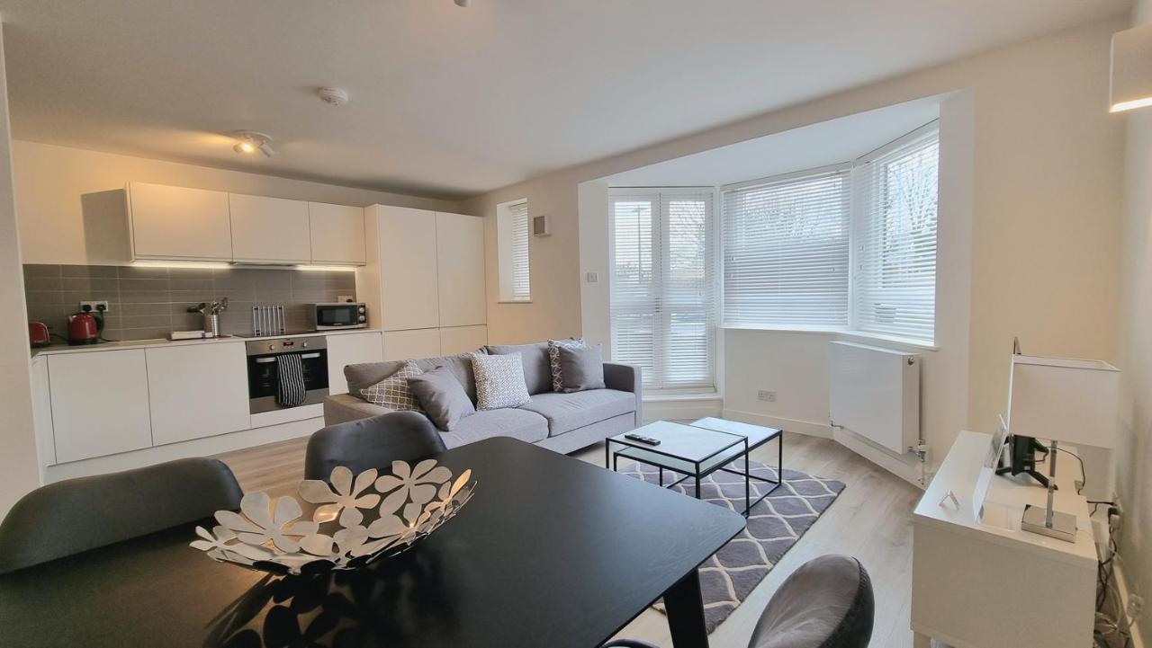 Roomspace Serviced Apartments - Kew Bridge Court London Bagian luar foto