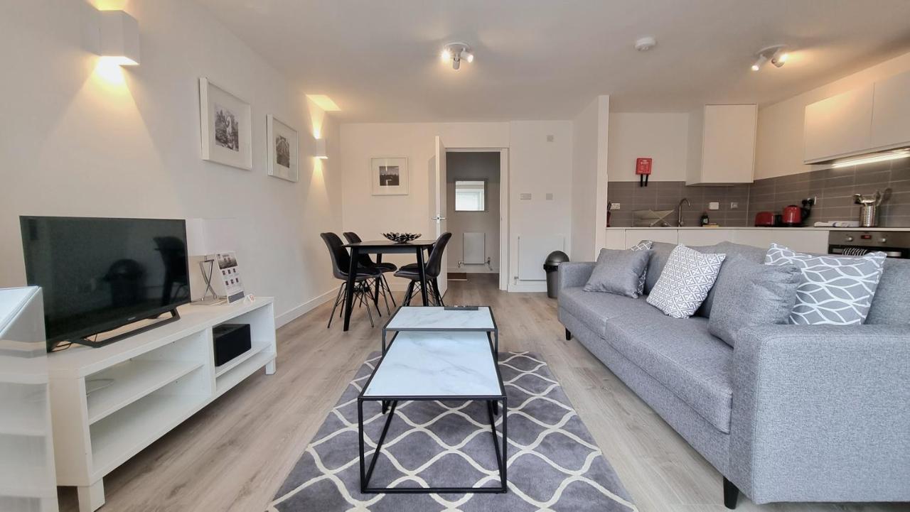 Roomspace Serviced Apartments - Kew Bridge Court London Bagian luar foto